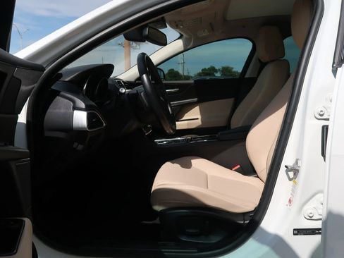 Used 2018 Jaguar XE image 16