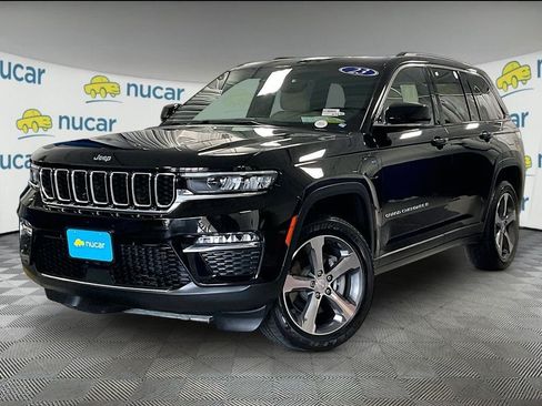 Used 2023 Jeep Grand Cherokee 4WD 4xe image 3