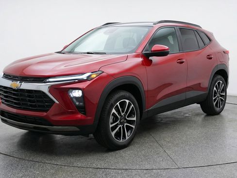 Used 2025 Chevrolet TrailBlazer LT image 3