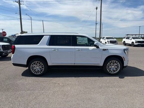 New 2026 GMC Yukon XL Elevation w/ Elevation Premium Package AWD/4WD image 7