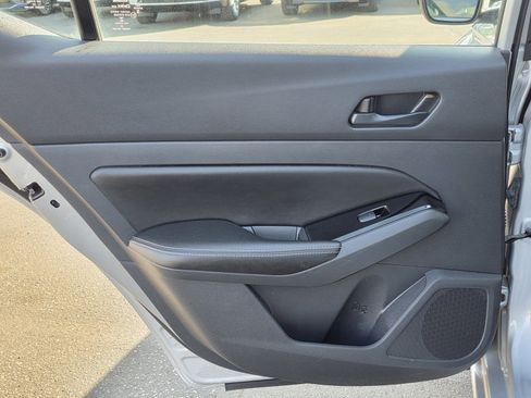 Used 2023 Nissan Altima 2.5 SV image 14