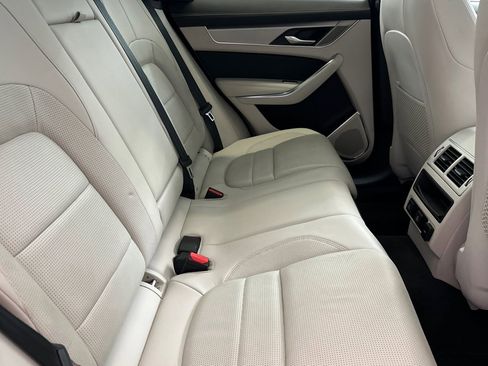 Used 2024 Jaguar F-PACE R-Dynamic S image 30