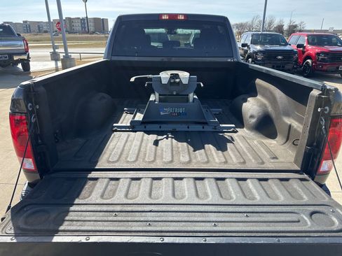 Used 2018 RAM 2500 Tradesman w/ Chrome Appearance Group image 5