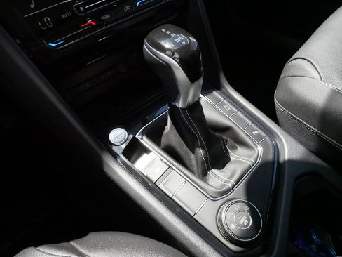 Certified 2025 Volkswagen Taos SEL AWD/4WD image 24