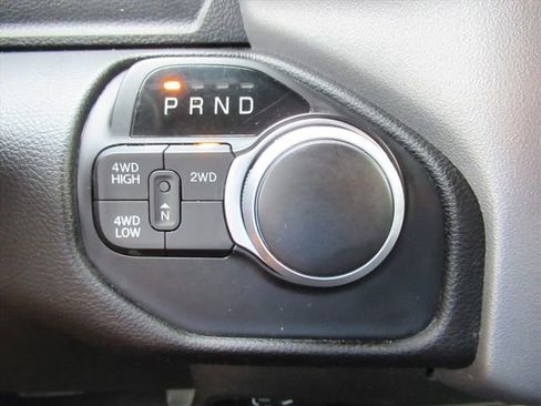 Used 2024 RAM 2500 Big Horn AWD/4WD image 23