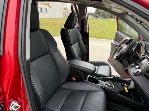 Used 2014 Toyota RAV4 Limited image 23