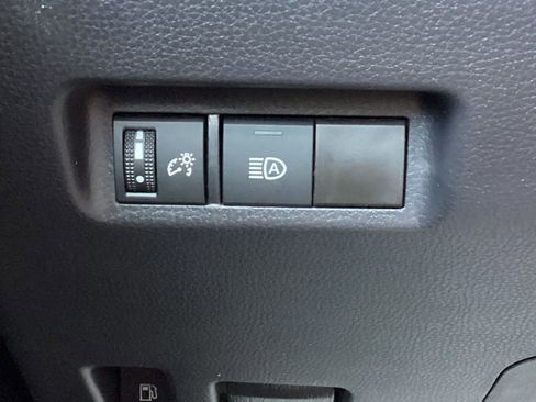 Used 2025 Toyota RAV4 XLE image 19