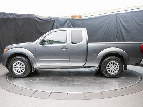 Used 2020 Nissan Frontier SV image 9