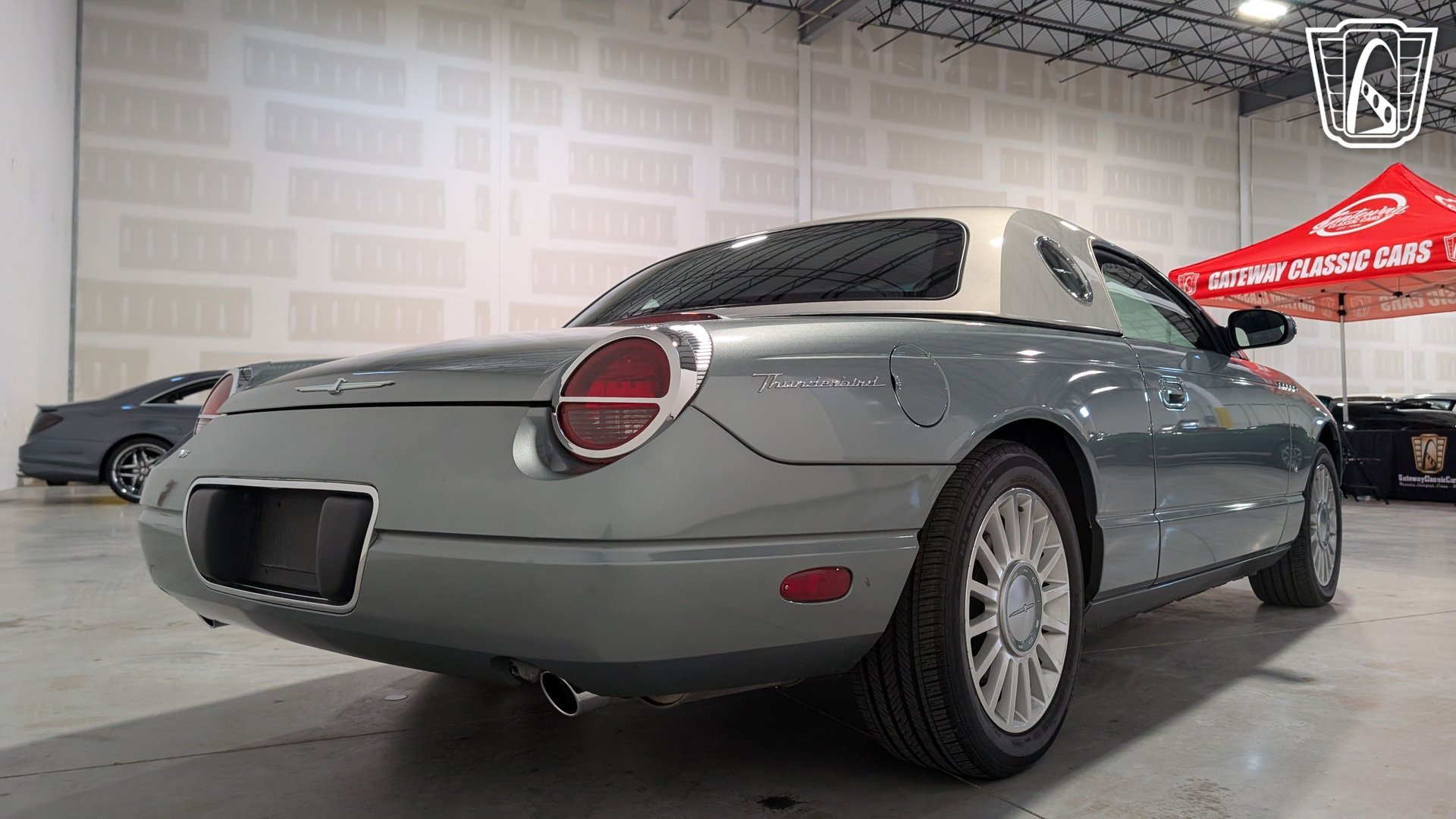 Used 2004 Ford Thunderbird Pacific Coast RWD image 15