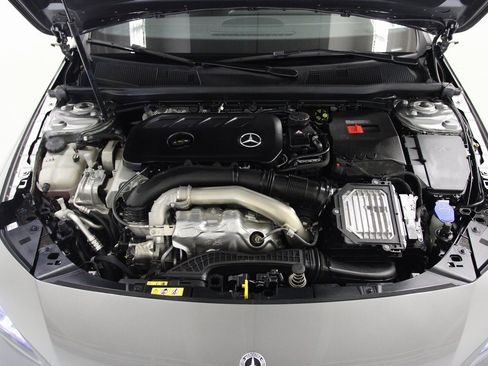 Used 2025 Mercedes-Benz CLA 250 4MATIC image 12