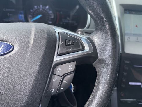 Used 2017 Ford Edge Titanium w/ Technology Package AWD/4WD image 15