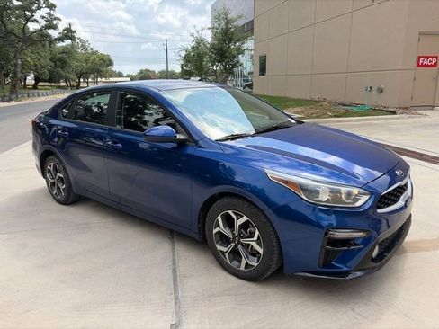 Used 2019 Kia Forte LXS FWD image 4