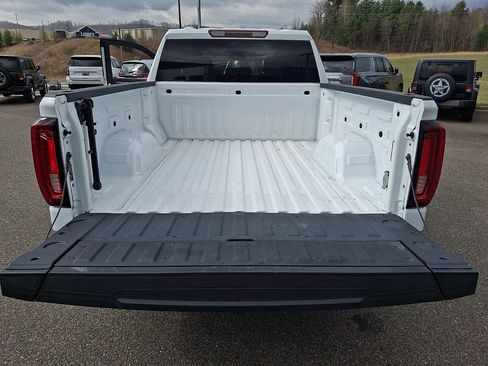 Used 2024 GMC Sierra 1500 SLT image 29