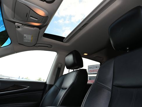 Used 2015 INFINITI QX60 AWD w/ Premium Package image 21