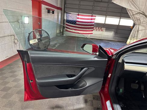 Used 2018 Tesla Model 3 Long Range image 19