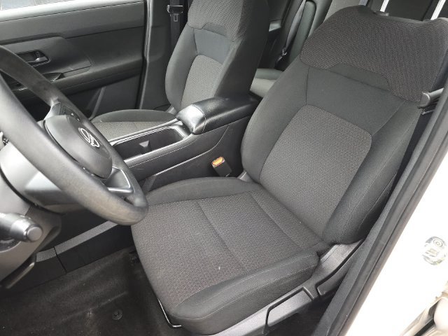 Used 2025 Nissan Kicks S FWD image 13