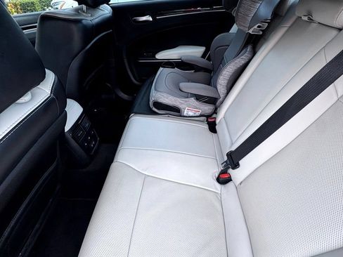 Used 2017 Chrysler 300 S w/ 300S Premium Group RWD image 11