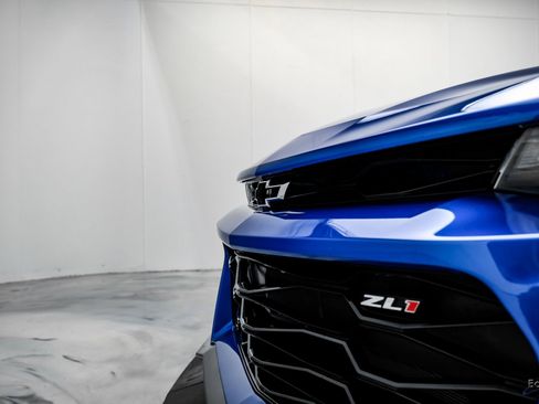 Used 2018 Chevrolet Camaro ZL1 image 27