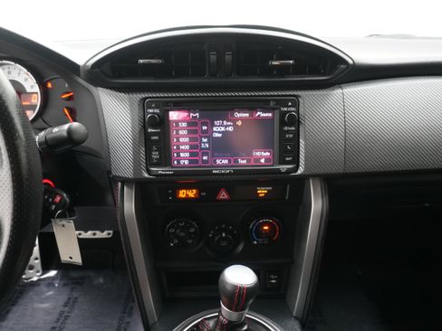 Used 2015 Scion FR-S image 17