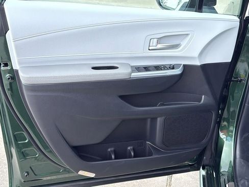 New 2026 Toyota Sienna XLE FWD image 12