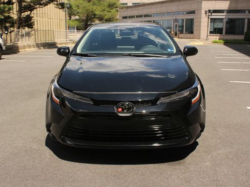 Used 2024 Toyota Corolla LE FWD image 3