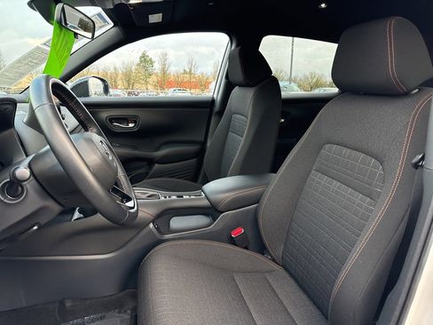 Certified 2025 Honda HR-V Sport image 9