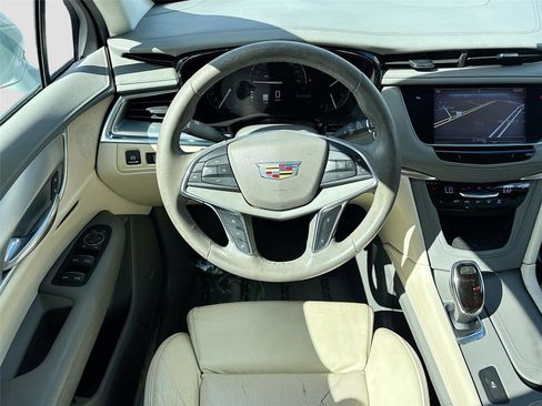 Used 2017 Cadillac XT5 Luxury w/ Driver Awareness Package image 26