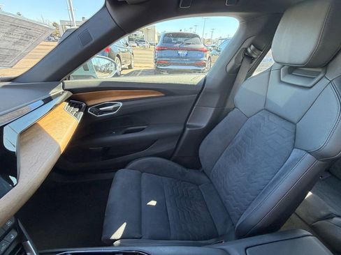 Used 2023 Audi e-tron GT Premium Plus image 22