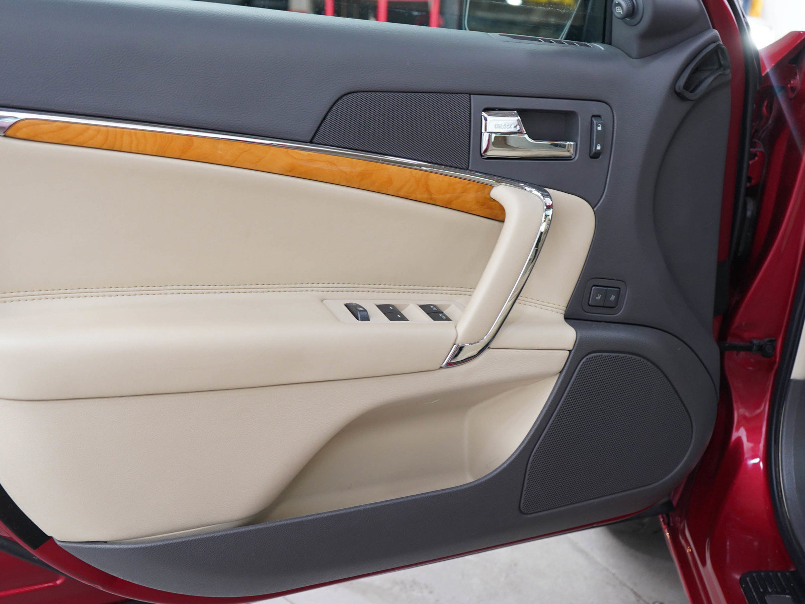 Used 2012 Lincoln MKZ FWD image 16