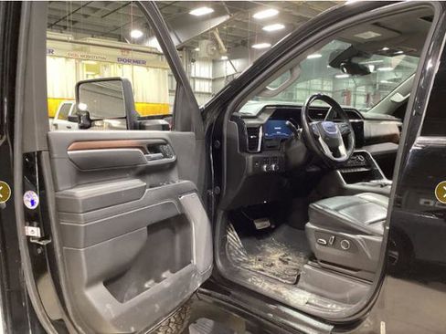 Used 2025 GMC Sierra 2500 Denali w/ Denali Reserve Package AWD/4WD image 7