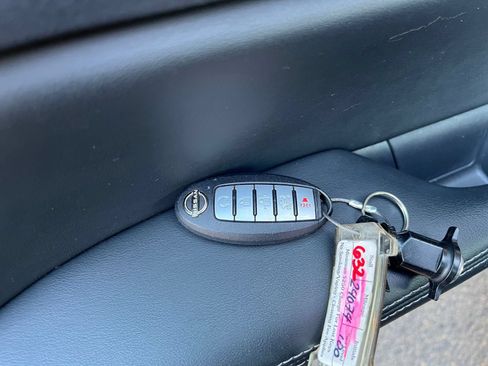 Used 2025 Nissan Altima 2.5 SV FWD image 21