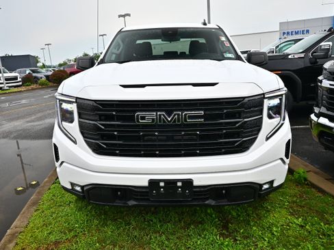 Used 2023 GMC Sierra 1500 Elevation AWD/4WD image 3