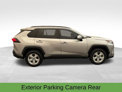Used 2021 Toyota RAV4 XLE AWD/4WD image 9