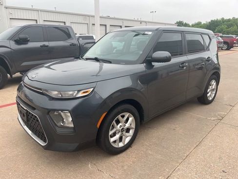Used 2021 Kia Soul S FWD image 1
