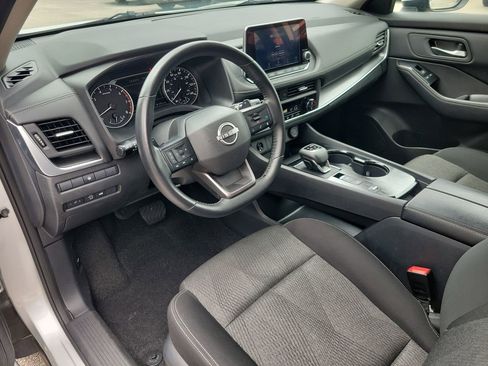 Used 2025 Nissan Rogue SV FWD image 15