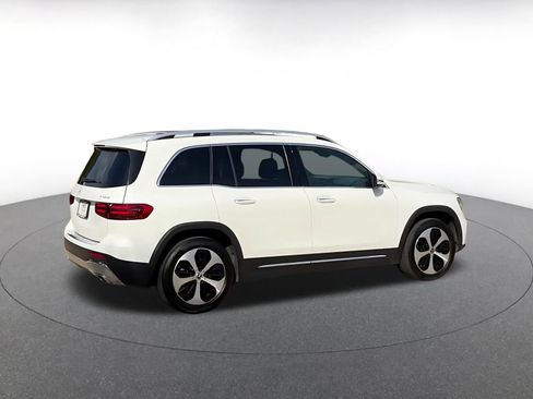 Used 2025 Mercedes-Benz GLB 250 4MATIC image 15