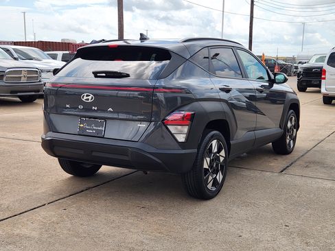 Used 2024 Hyundai Kona SEL AWD/4WD image 6