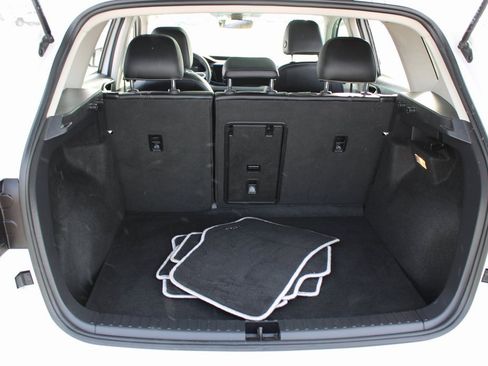 Certified 2023 Volkswagen Taos SE w/ Panoramic Sunroof Package image 28