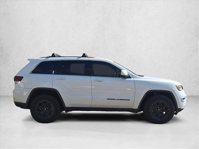 Used 2017 Jeep Grand Cherokee Laredo AWD/4WD image 4