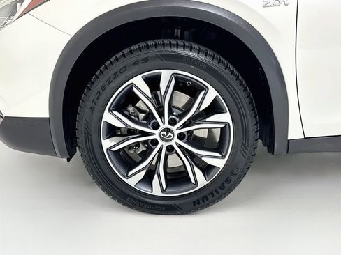 Used 2018 INFINITI QX30 AWD image 24