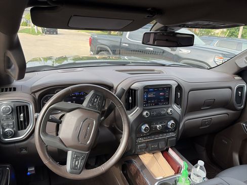 Used 2022 GMC Sierra 1500 Denali w/ Driver Alert Package II AWD/4WD image 6