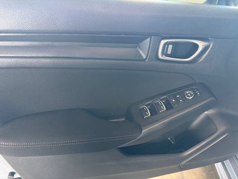 Used 2022 Honda Civic Sport image 11