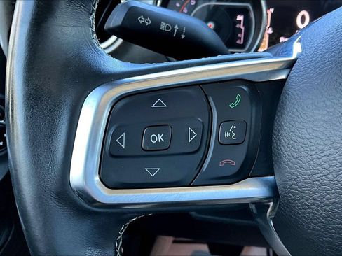 Used 2018 Jeep Wrangler Unlimited Sahara AWD/4WD image 24