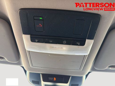 Used 2023 Nissan Rogue SV FWD image 11