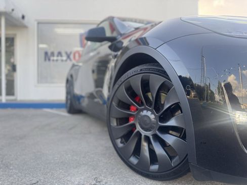 Used 2022 Tesla Model Y Performance AWD/4WD image 18