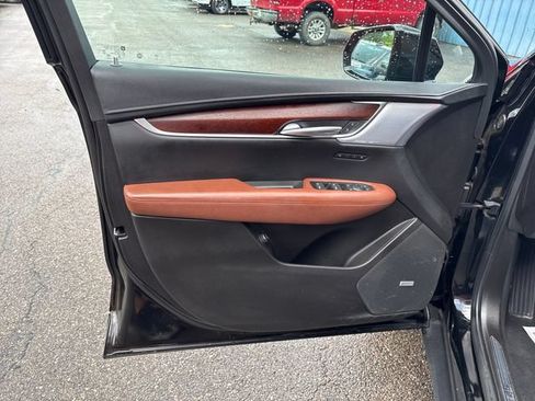 Used 2024 Cadillac XT5 Sportv w/ Technology Package AWD/4WD image 7