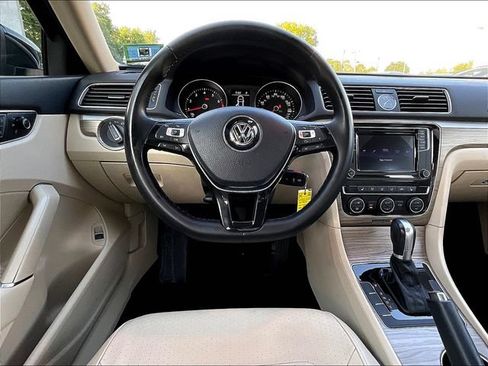 Used 2016 Volkswagen Passat 1.8T SE FWD image 13