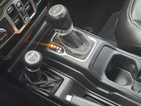 Used 2021 Jeep Wrangler Unlimited Sahara image 16