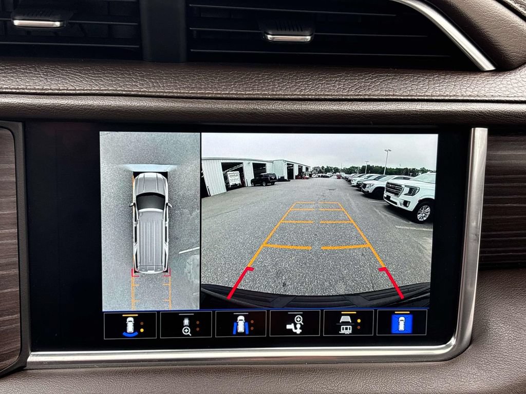 Used 2022 GMC Yukon XL Denali w/ Denali Premium Package AWD/4WD image 31