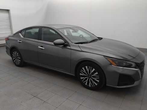 Used 2023 Nissan Altima 2.5 SV image 11